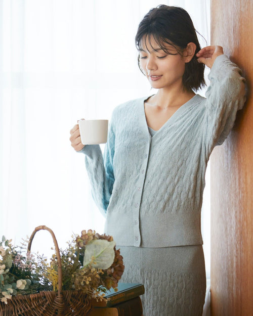 【吸湿発熱】Vネックカーディガン