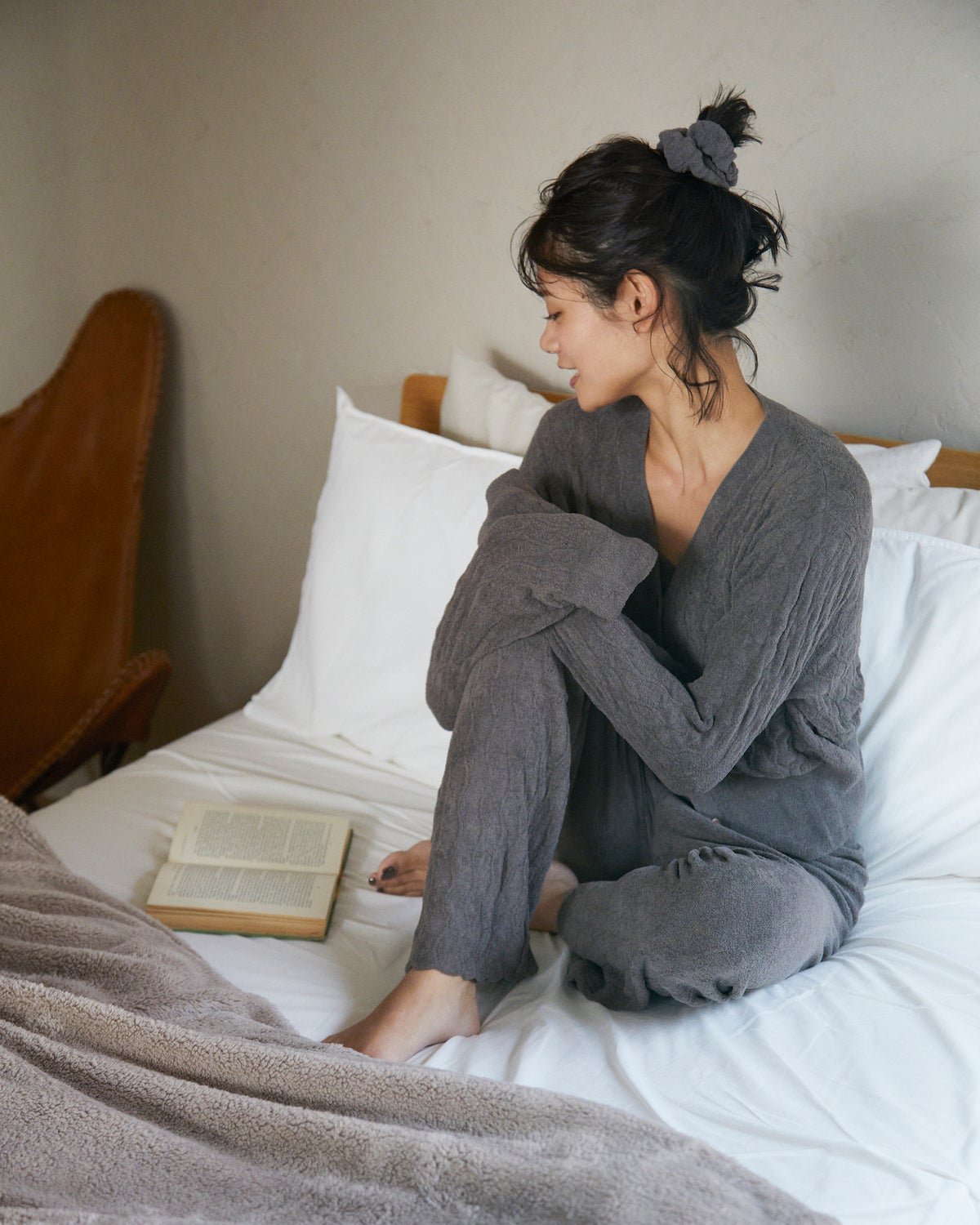 【吸湿発熱】Vネックカーディガン